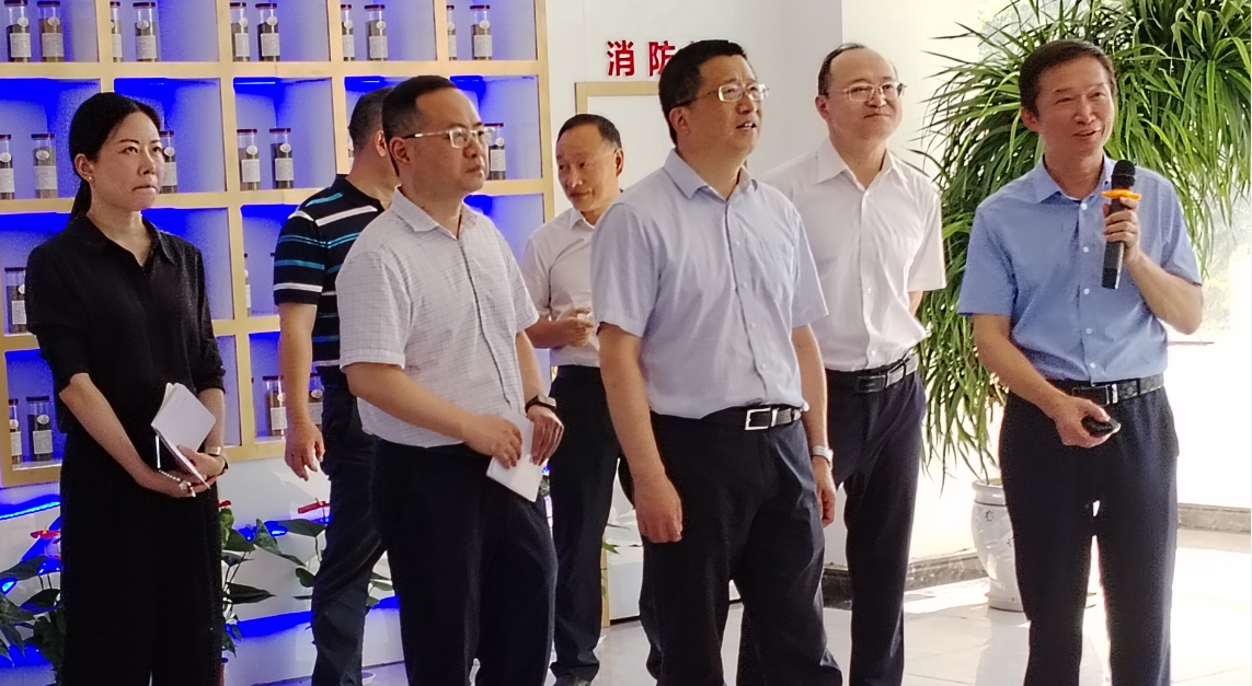 四川證監(jiān)局黨委書(shū)記、局長(zhǎng)唐理斌一行來(lái)公司調(diào)研